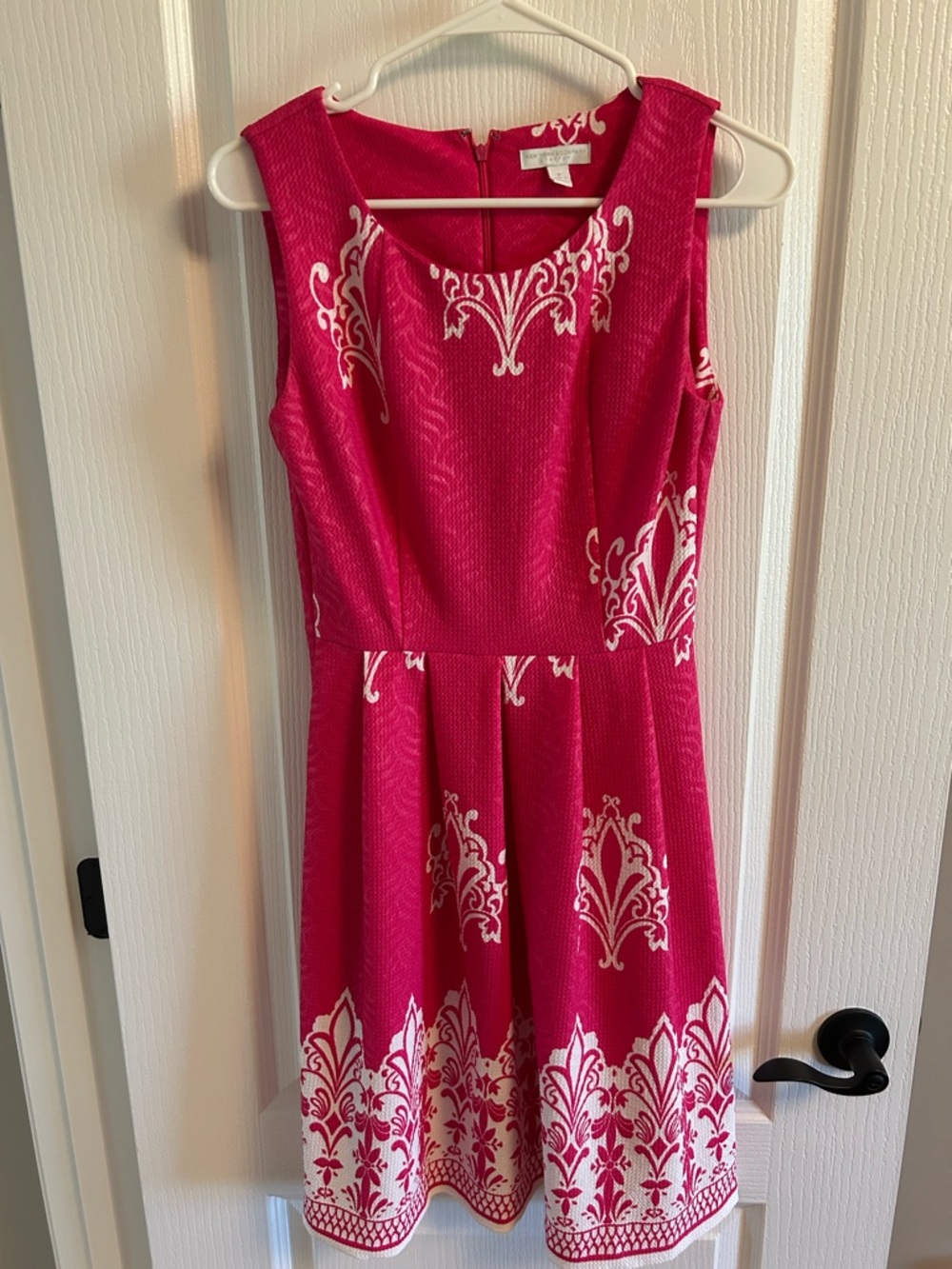 New York & Company Hot Pink & White Sleeveless Fit-and-Flare Dress